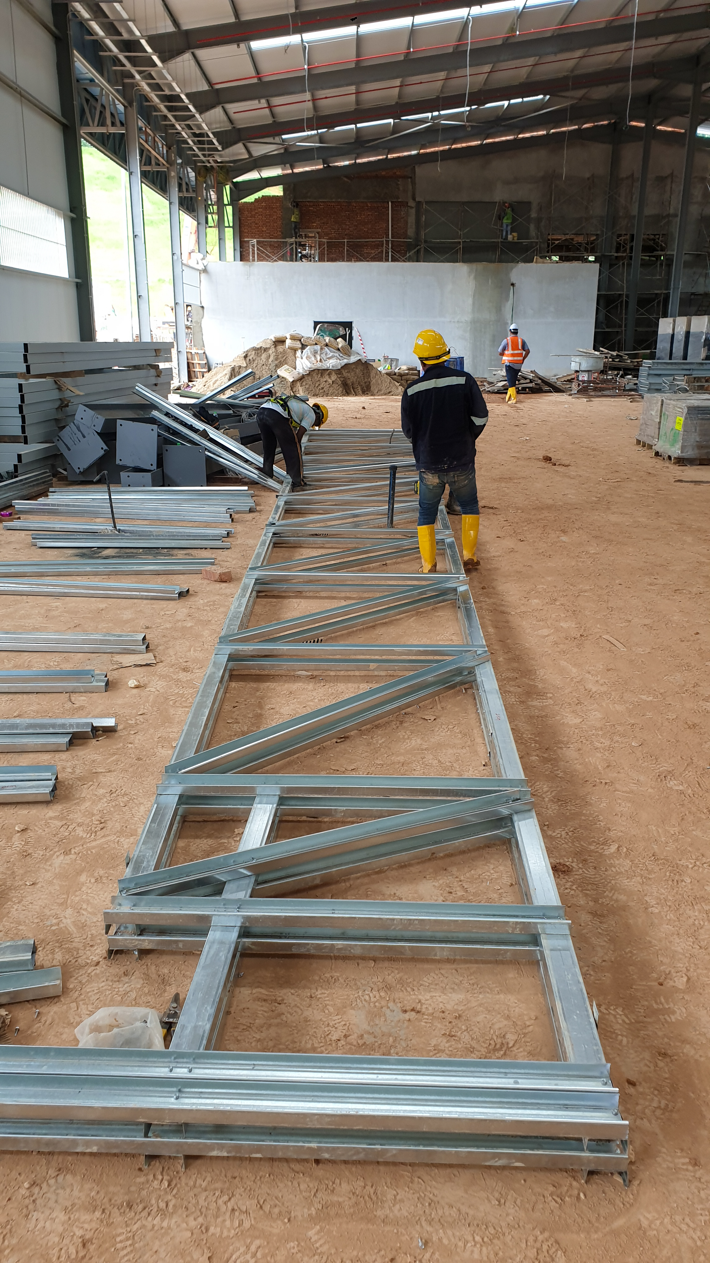 Site assembly — lightweight trusses
